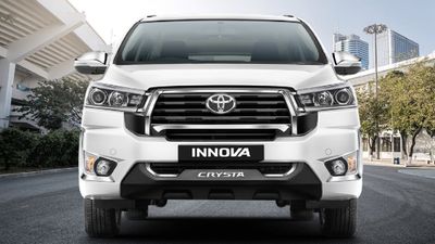 ക്രിസ്റ്റ അടുത്ത വർഷം വിടവാങ്ങും! പകരക്കാരനായി 15 KM മൈലേജുള്ള ബജറ്റ് ഹൈബ്രിഡ് ഇന്നോവ, ലാഭം ₹7 ലക്ഷത്തോളം