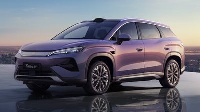 வெறும் 9 நிமிஷத்துல சார்ஜ் ஆகும் எலெக்ட்ரிக் காரை வெளியிட்டுள்ள நிறுவனம்.. விலையும் ரொம்ப கம்மி தான்!