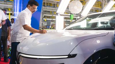 தூத்துக்குடியில் உற்பத்தியாகும் காரை வாங்குவதற்கு சலுகை வேறயா! பெட்ரோல் கார் ஓனர்களுக்கு அடித்த ஜாக்பாட்!