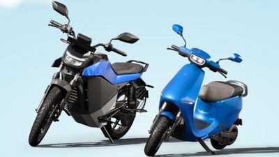 பெட்ரோலுக்கும் சேர்த்து பணம் கொடுக்கும் மனசு யாருக்கு வரும்! இது இல்லாம ரூ.20,000 சலுகை வேற!