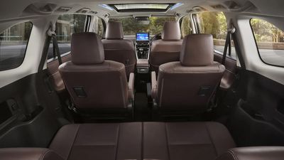 டொயோட்டாவில் முக்கால்வாசி பேர் வாங்கும் 6 கார்கள்! ஜப்பான் கார் கம்பெனிக்கு பில்லர் மாதிரி!