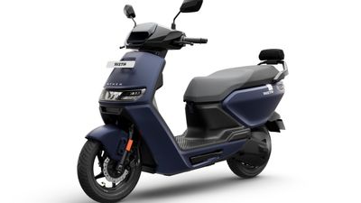 రూ.50 వేలలోనే EV స్కూటర్.. కి.మీకు ఒక్క రూపాయి! ఫ్యామిలీ కోసం బెస్ట్ స్కూటర్లు 