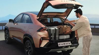 డిక్కీలో బోలెడంత స్థలం.. బడ్జెట్లో అదిరిపోయే మైలేజీ.. ఫ్యామిలీ ట్రిప్స్ కోసం టాప్ 5 కార్లు ఇవే