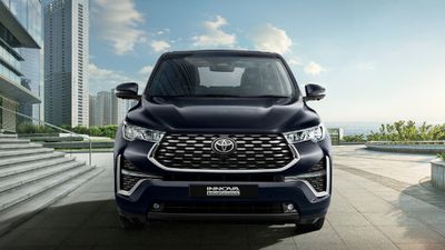 ఇవి చిన్న కార్లు కావు.. 8 సీటర్ భారీ కార్లు, 23 కి.మీ మైలేజ్! ఈ రెండు ఫ్యామిలీకి ప్యాలెస్‌లు.. ఏది కొనాలి? 