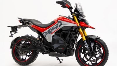 బైకుపై లక్ష తగ్గింపు.. రూ.1.49 లక్షలకే అడ్వెంచర్ సొంతం.. నెలకు రూ.2499 చెల్లిస్తే చాలు!