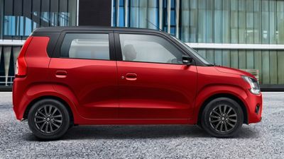 డాక్టర్లు, ఇంజనీర్లు ఎక్కువగా కొనేది ఇదే.. 1999 నుంచి హిట్ కారు, రూ.4.98 లక్షలు, 34 కి.మీ మైలేజ్ 