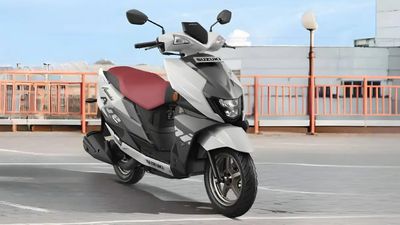 రోడ్డు మీద ఫుల్ అట్రాక్షన్ ఈ స్కూటర్‌దే! రేట్ పెరగలేదు.. స్టైల్ మాత్రం డబుల్ అయ్యింది!