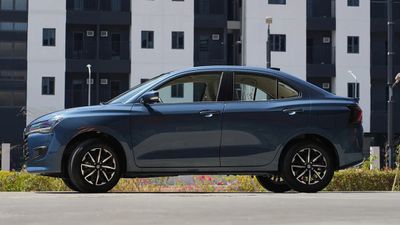 కేవలం రూ.6.25 లక్షలకే బైకులాగా మైలేజీ ఇచ్చే కారు.. ఇది దేశంలోనే నంబర్ వన్ భయ్యా