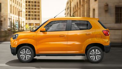 చేతిలో రూ.3 లక్షలు ఉంటే ఈ కారు కొనచ్చు! 32.73 కి.మీ మైలేజ్, 5 గురికి పర్ఫెక్ట్.. మారుతి ఆఫర్ భలేగా ఉంది