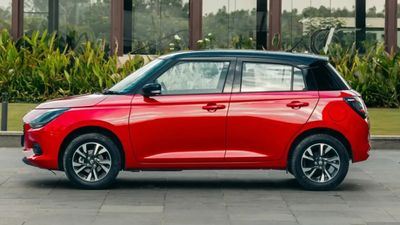 పేదవాడి కారును పట్టించుకోవడం లేదు.. 32 కి.మీ మైలేజ్, రూ. 6.49 లక్షలకే సొంతం!