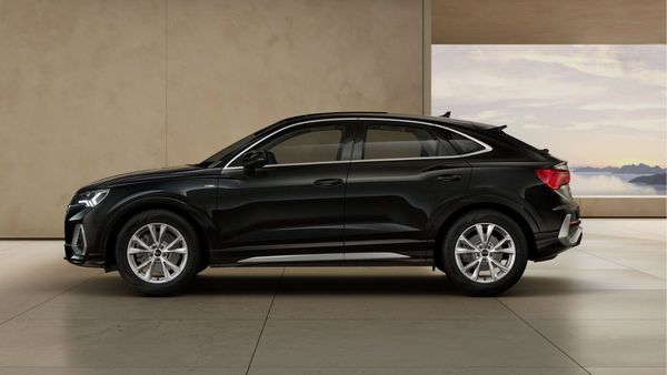 2.0-लीटर टर्बो इंजन, पैनोरमिक सनरूफ और दमदार परफॉर्मेंस; भारत में कितनी है सबसे सस्ती Audi कार की कीमत?