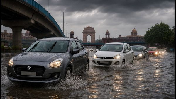 मानसून की बारिश में दिल्ली-NCR की सड़कों पर सुरक्षित सफर: 4 लाख से कम में मिल रही हैं ये बेस्ट पुरानी हैचबैक कारें