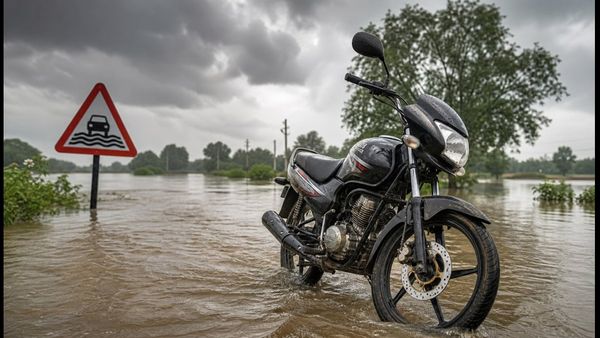 बिहार-झारखंड में भारी बारिश का अलर्ट: बाढ़ में बाइक चलाने से पहले ये 5 काम जरूर करें, वरना फंस सकते हैं आप