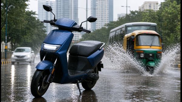बारिश में भी नहीं रुकेंगे ये 4 सस्ते इलेक्ट्रिक स्कूटर; ₹1 लाख से कम में बेस्ट ऑप्शन