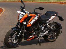 बजाज ऑटो की रेसिंग बाइक KTM लॉन्च