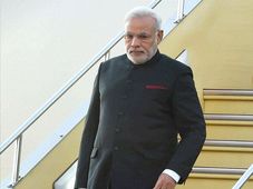 मोदी ने कहा कि हमारे राजमार्ग को और बेहतर बनाने की जरूरत है