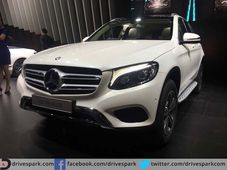 #Indian Auto Expo 2016 : मर्सिडीज ने अपनी नर्इ एसयूवी कार जीएलसी पर से उठाया परदा 