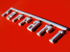 किसी कार रेस में नहीं, खेतों में दौड़ती है यह 'फरारी', आप भी देखिए आखिर क्‍यों है यह खास 