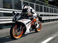 PICS : कई अहम बदलावों के साथ 2017 में आने वाली केटीएम ड्यूक 390 बाइक की तस्वीरें लीक 