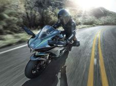 कावासाकी की स्‍पोर्ट बाइक ने किया कारनामा, छूकर दिखाया 400 kmph स्‍पीड का जादुई आंकड़ा !