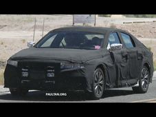 SPY PICS : होंडा एकॉर्ड सेडान की 10वीं जेनरेशन कार को टेस्टिंग के दौरान कैमरे में कैद किया गया