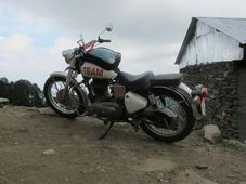 दुनियाभर में मशहूर ब्रांड रॉयल एनफील्ड को इतिहास में पहली बार क्यों मंगानी पड़ी बाइक वापस, जानिए