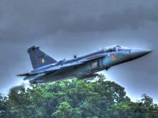 भारतीय वायुुसेना में शामिल हुआ नया योद्धा 'तेजस', जानिए इसकी खूबियों के बारे में 