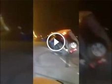 शादी के जश्न में पागल ड्राइवर कर रहा था यह खतरनाक स्टंट, पहुंचा जेल, देखिए वायरल Video