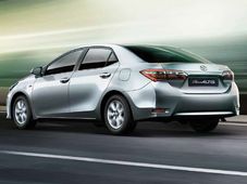 Toyota ने भारत की Corolla Altis की 23,000 यूनिटो को किया रिकाल, जानिए क्यों? 