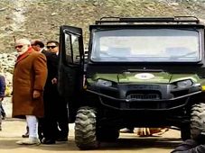 पहाड़ी क्षेत्रों की Boss है यह खास गाड़ी, PM मोदी ने की केदारनाथ यात्रा