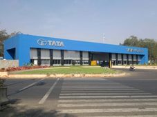 Tata Motors ने हटाए अपने 1,500 प्रबंधकीय कर्मचारी
