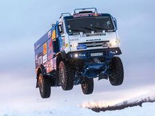 VIDEO- देखिए बर्फ में भी 1,000BHP के ट्रक ने कैसे मचाया 