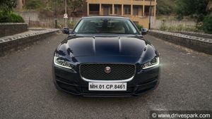 जगुआर XE 20d रिव्यू - पावर, कम्फर्ट और लग्जरी का शानदार मिश्रण