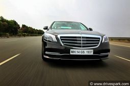 2018 मर्सिडीज बेंज एस-क्लास रिव्यू - लग्जरी, सेफ्टी और परफॉरमेंस का शानदार नमूना 