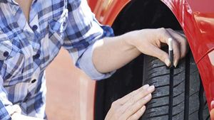 टायर फटने से गंभीर एक्सीडेंट हो सकते हैं - बचने के लिए ये टीप्स अपनाएं 