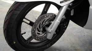 ड्रम ब्रेक और डिस्क ब्रेक में क्या अंतर है और आपको इनके बारे में क्यों जानना चाहिए?