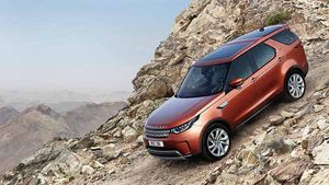 आॅटोमेटिक कार ड्राइव करते समय भूल से भी न करें ये 5 गलतियां, वरना पड़ेगा पछताना 