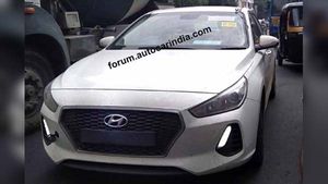 लॉन्च से पहले स्पॉट हुई Hyundai i30 - देखें तस्वीरें और लॉन्च डिटेल्स