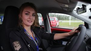 Summer Tips: ड्राइविंग के समय पीठ के पसीने से कैसे बचें