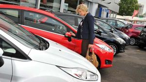 नजरअंदाज न करें-  पुरानी कार खरीदते समय हो सकते हैं ये 10 बड़े नुकसान 