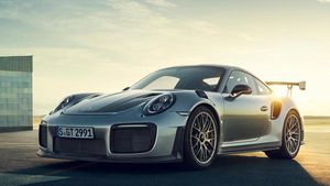3.88 करोड़ की Porsche 911 GT2 RS भारत में लॉन्च - जानें खूबियां 