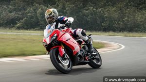 टीवीएस अपाचे RR 310 में नया Racing एग्जॉस्ट सिस्टम - बढ़ेगा पावर आउटपुट