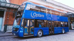 अशोक लेलैंड की यह सब्सिडियरी लंडन में करेगी इलेक्ट्रिक डबल-डेकर बस सप्लाई