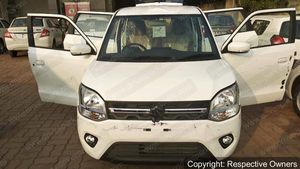 हुंडई सैंट्रो के टक्कर में आ रही है नई मारुति वैगनआर - नई तस्वीरें आईं बाहर