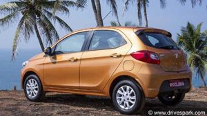 टाटा टियागो XT वैरिएंट हुआ बंद, फेसलिफ्ट वर्जन जल्द ही होगा लॉन्च