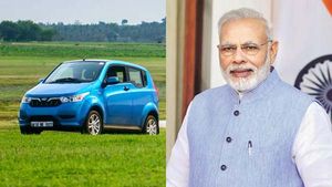 इलेक्ट्रिक वाहनों में जीएसटी 12% से घटकर हुआ 5%, 1 अगस्त से होगा लागू