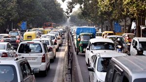 सरकार ला रही है 15 साल से पुराने वाहनों को बंद करने का प्रस्ताव, इलेक्ट्रिक वाहन में होगी बढ़ोत्तरी