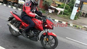 बजाज पल्सर 125 टेस्टिंग के दौरन दिखी, इस महीने होगी लॉन्च