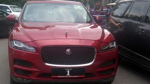 सासंद ने कार पर लगा रखा है गलत तरीके से वीआईपी नंबर प्लेट, मोटर व्हीकल एक्ट की उड़ाई धज्जियां