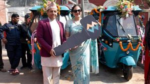 भारत ने नेपाल को दो इलेक्ट्रिक वाहन किया भेंट, बुजुर्ग तीर्थयात्रियों की करेंगे मदद